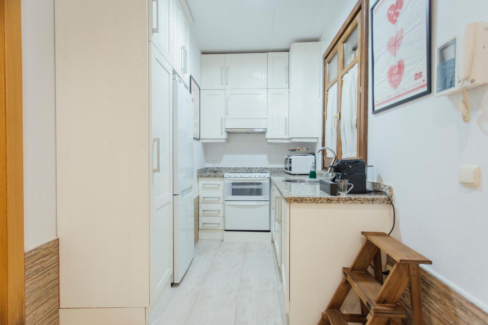 セビリアBeautiful And Cozy- 1Bd 1Bth- Arenal Centerアパートメント エクステリア 写真
